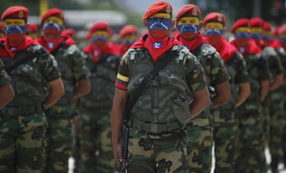 Militares retirados de Venezuela instan a la Fuerza Armada a defender la Constitución frente al régimen de Maduro