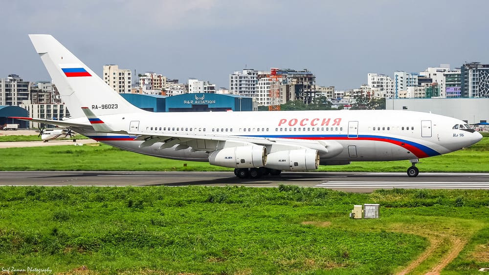 Avión ruso implicado en escándalo de cocaína se dirige a Alaska para cumbre Trump-Putin