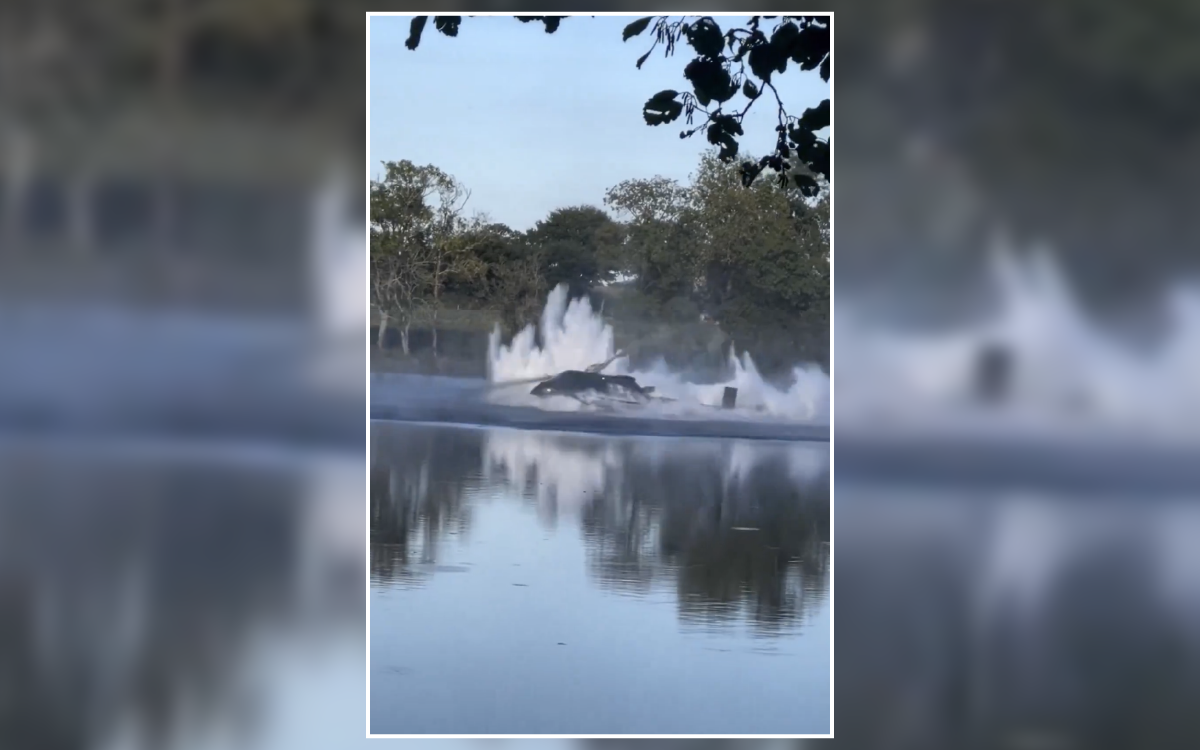 Helicóptero se estrella en lago al combatir incendio forestal en Francia