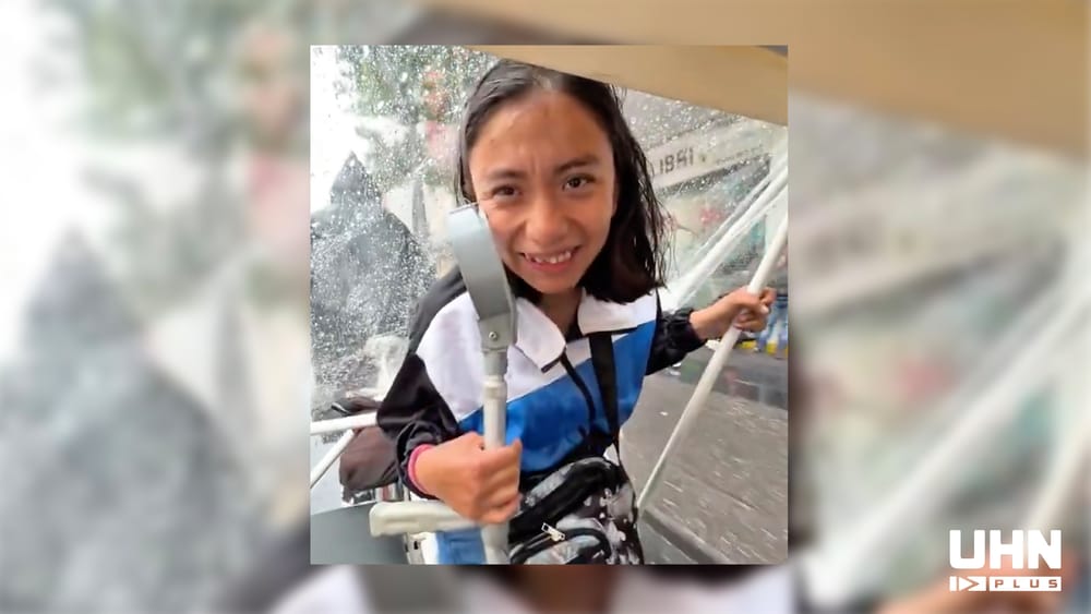 Historia viral de Adriana: Física matemática con discapacidad vende dulces en México para sostener a su familia