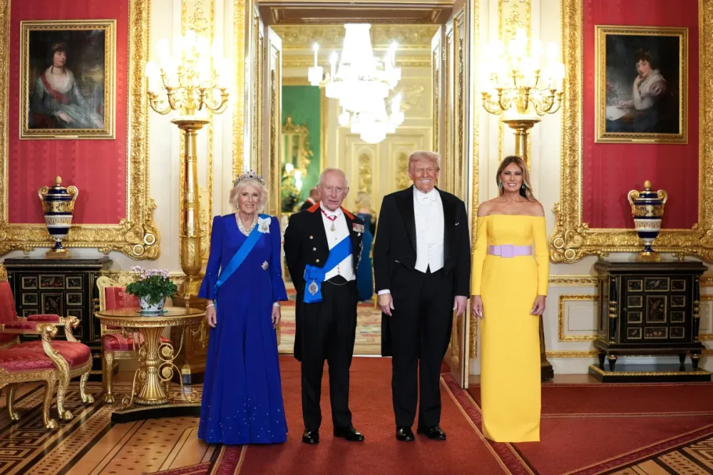 Donald y Melania Trump depositaron una corona de flores en la tumba de Isabel II en Windsor