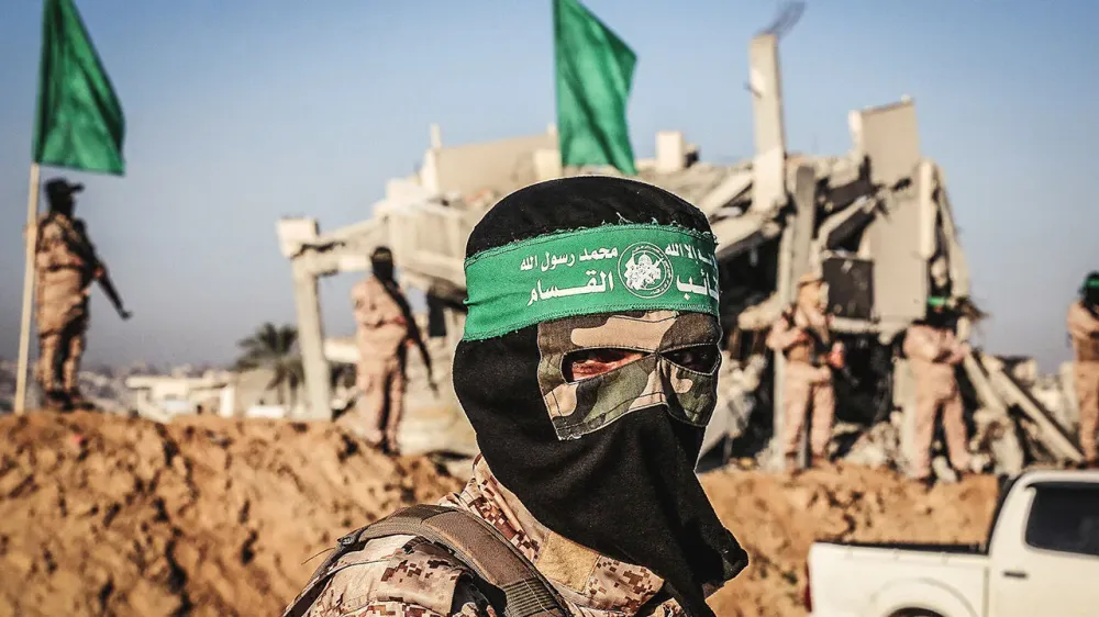 El grupo terrorista Hamás publica imagen de 48 rehenes israelíes secuestrados en Gaza