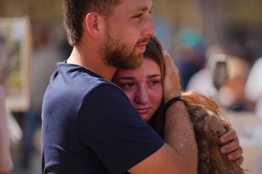 Israel conmemora el segundo aniversario de la masacre del 7 de octubre mientras avanzan negociaciones para un alto el fuego en Gaza