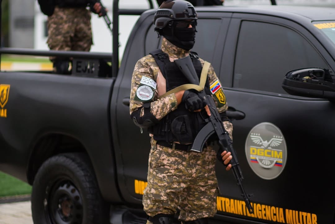 Periodista denuncia intervención en gabinete de Maduro por DGCIM