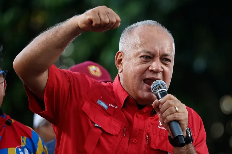 Régimen de Maduro en alerta máxima ante cerco naval de Estados Unidos contra narcotráfico
