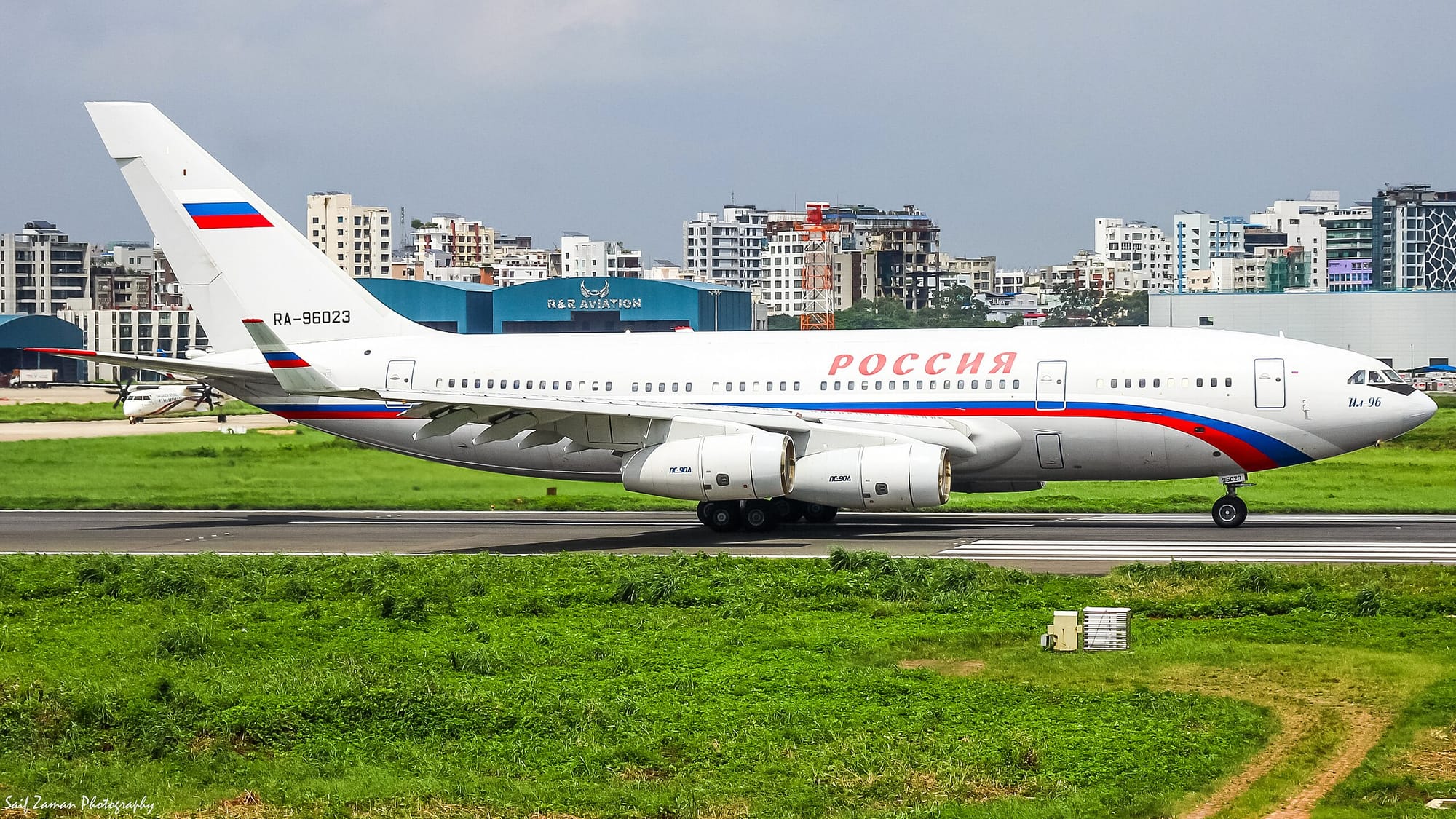 Avión ruso implicado en escándalo de cocaína se dirige a Alaska para cumbre Trump-Putin
