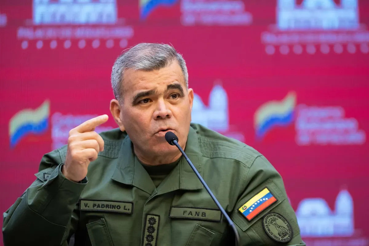 Padrino López lanza advertencia a EE.UU. ante despliegue militar cerca de Venezuela