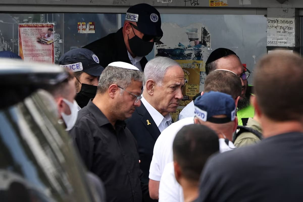 Ataque terrorista en Jerusalén: al menos cinco muertos y varios heridos en un tiroteo contra un autobús