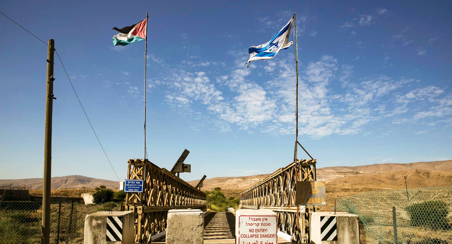 Israel cerró dos pasos fronterizos con Jordania tras el ataque terrorista que mató a dos militares