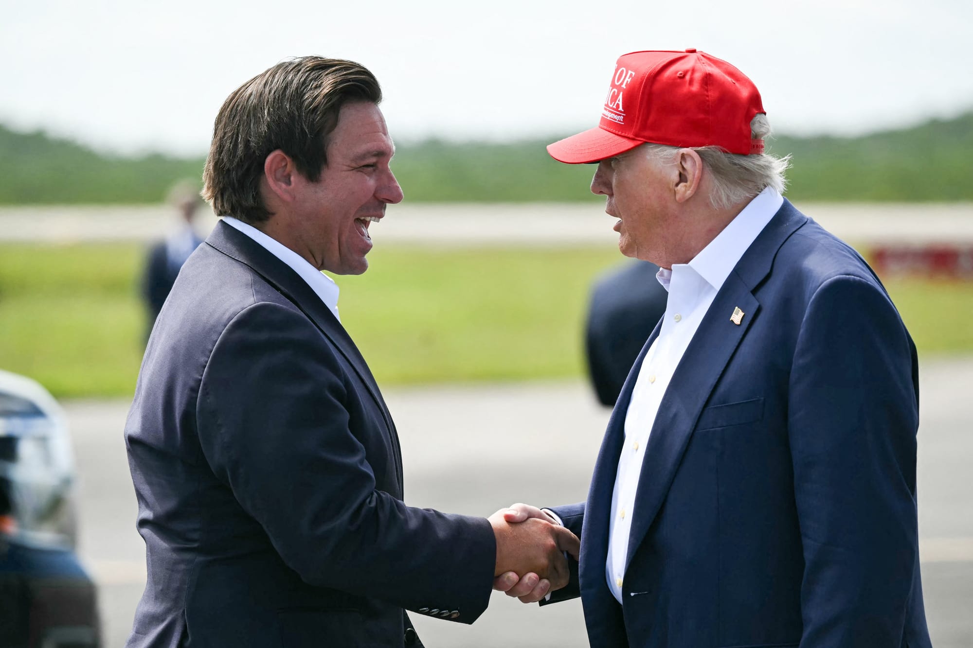 Desantis celebra revocación judicial que mantiene operativo a Alligator Alcatraz (VIDEO)