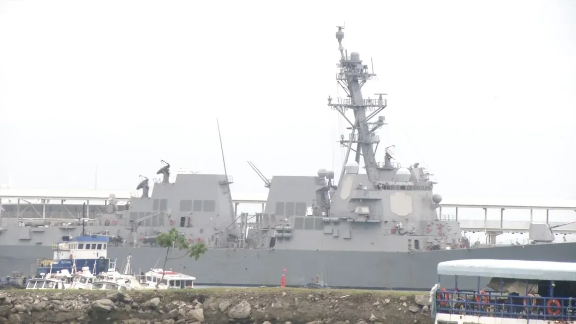 Destructor USS Sampson en Panamá en golpe contra el narco-terrorismo