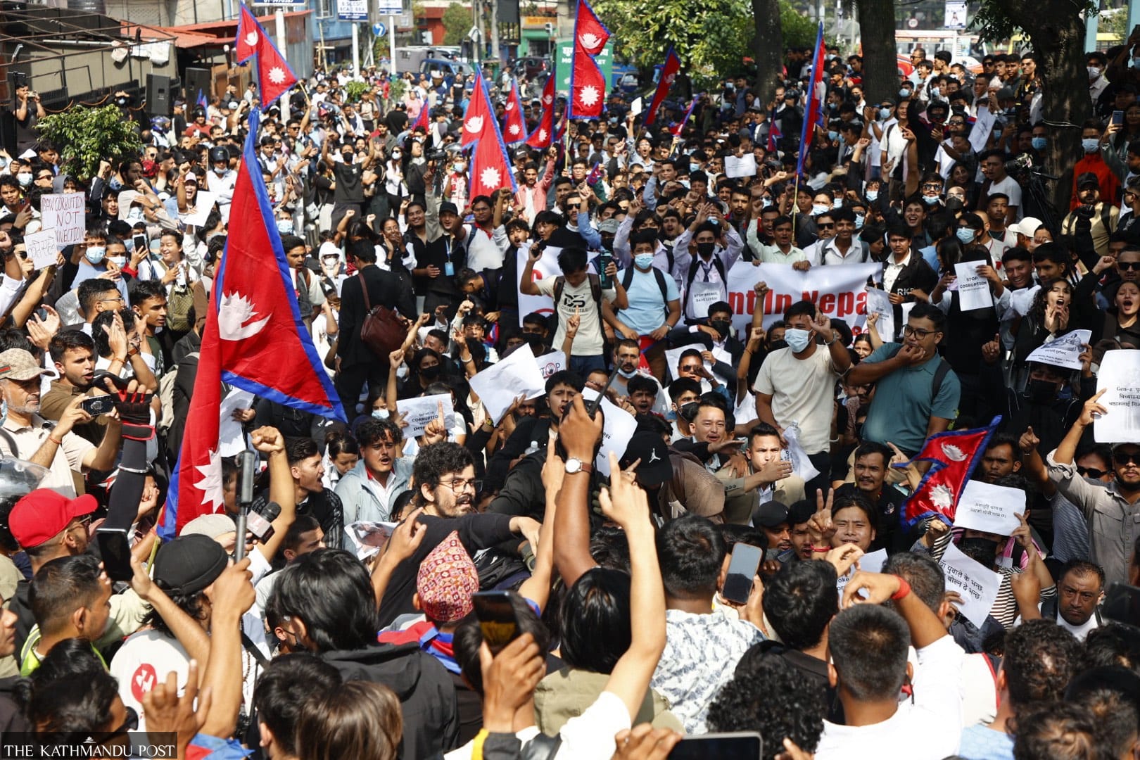 Al menos 15 muertos en Nepal tras enfrentamientos por prohibición de redes sociales