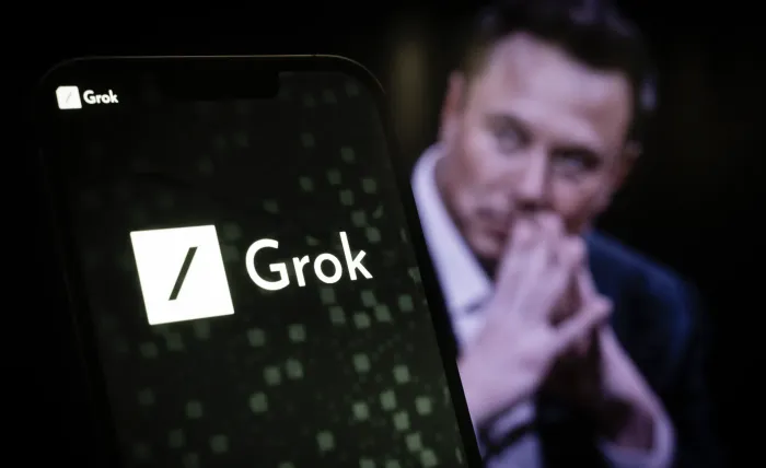 Elon Musk lanza Grokipedia, la enciclopedia de IA que busca competir con Wikipedia
