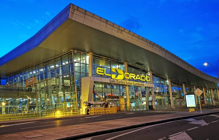 Escándalo en el Aeropuerto El Dorado de Bogotá: Joven de 18 Años Toma el Control Aéreo sin Autorización (VIDEO)